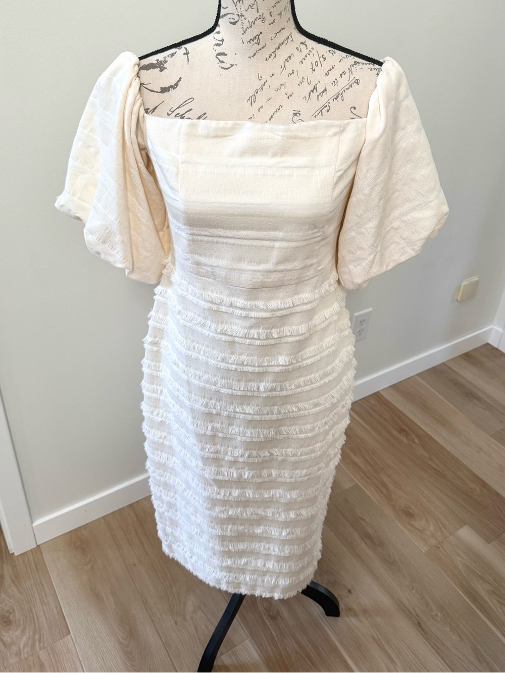 Belle Badgley Mischka Ivory Fringe Midi Dress Size 6 Puff Sleeve NWT